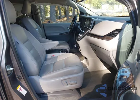 2018 Toyota Sienna Xle 8 Passenger from USA, damaged, VIN 5TDYZ3DCXJS960830